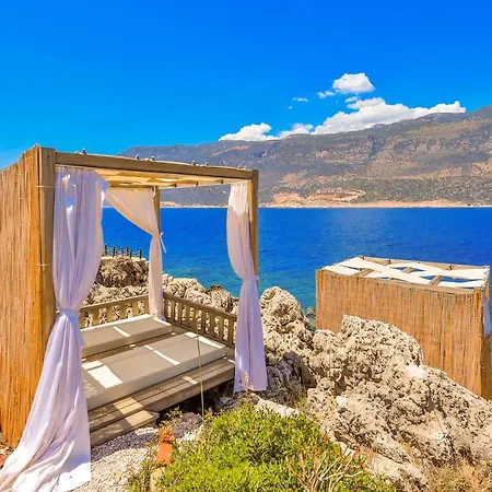 Atalante Otel 2*