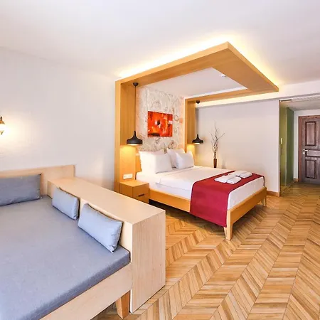 Otel Atalante