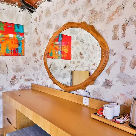 Otel Atalante 2*
