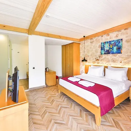 Otel Atalante